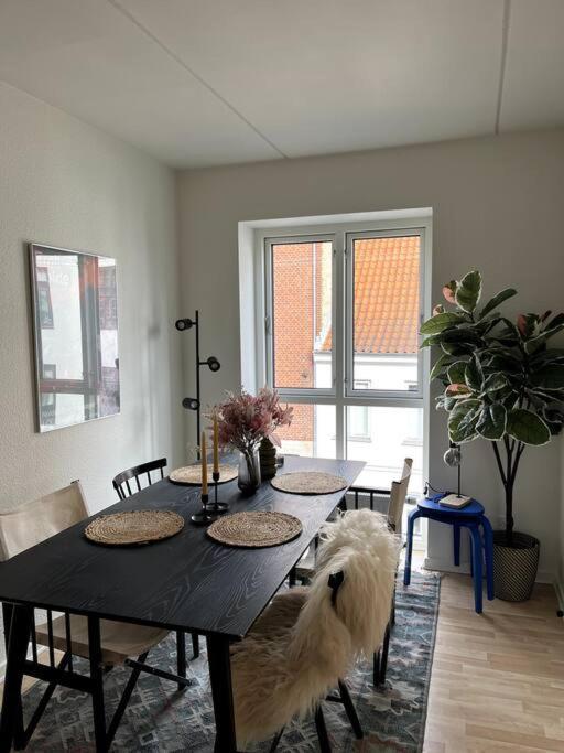 Moderne Lejlighed I Hjertet Af Odense C Apartment Екстериор снимка